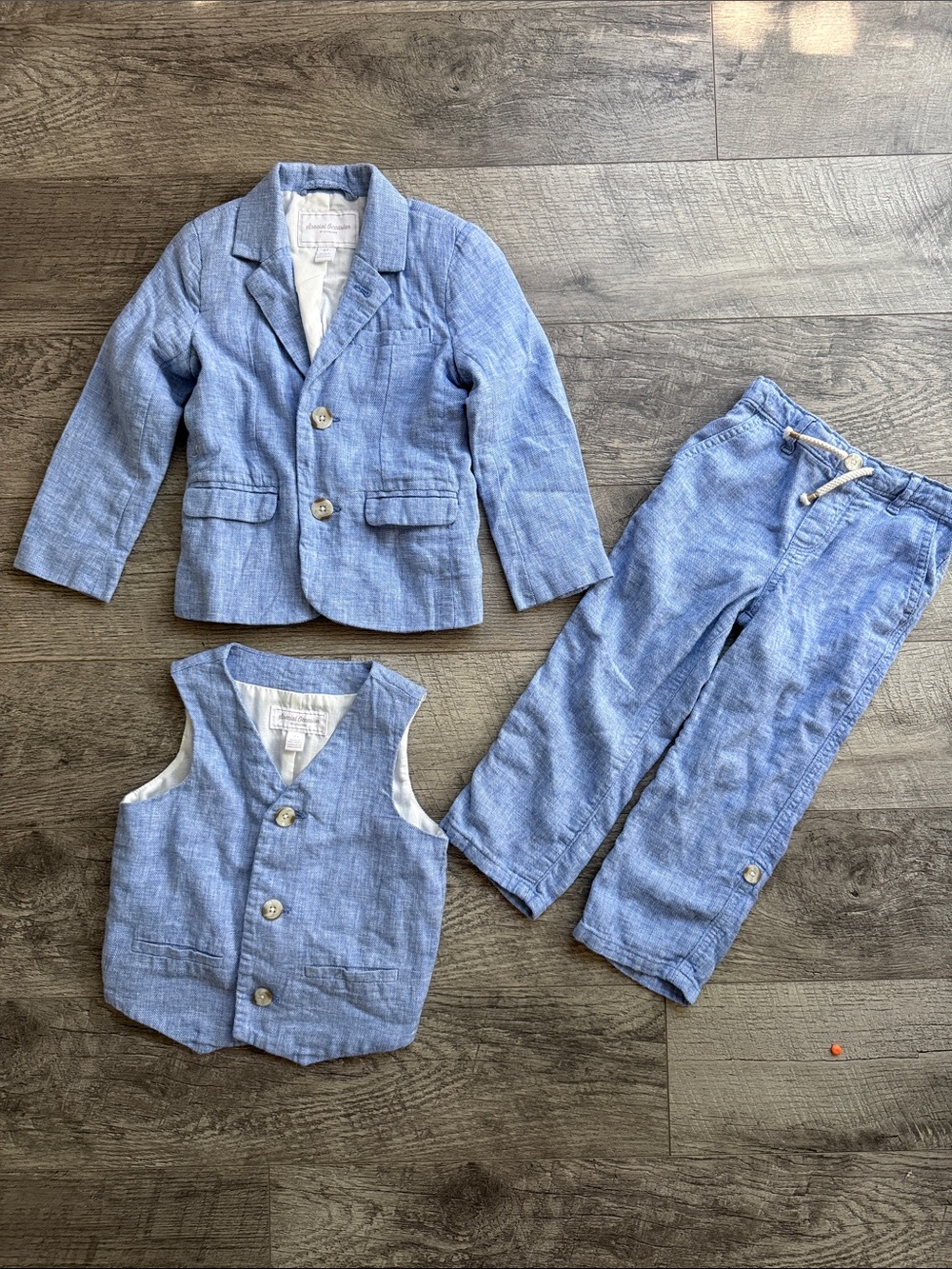 Boys Light Blue Three-Piece Linen Suit Set by Gymboree Sz 4 years